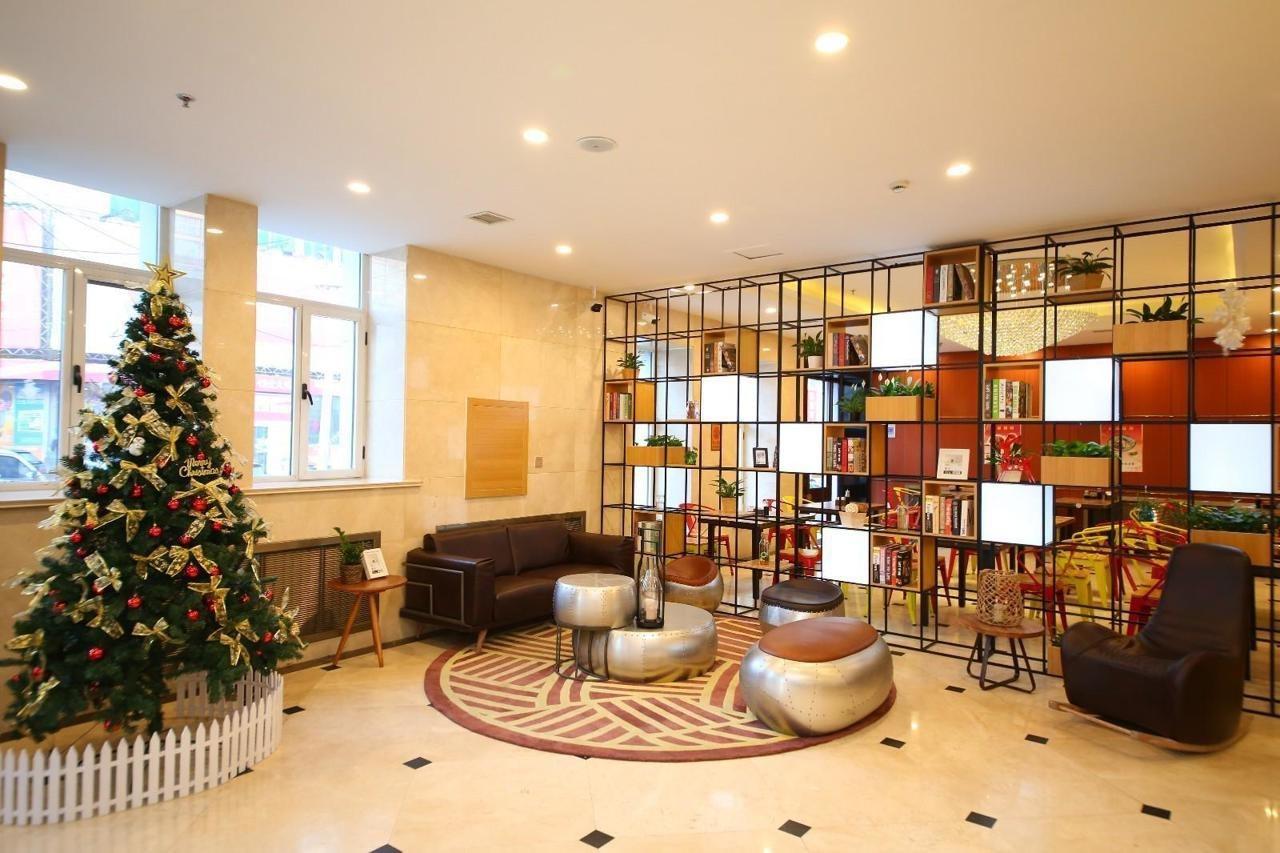 Chonpines Hotel Changchun Bagian luar foto