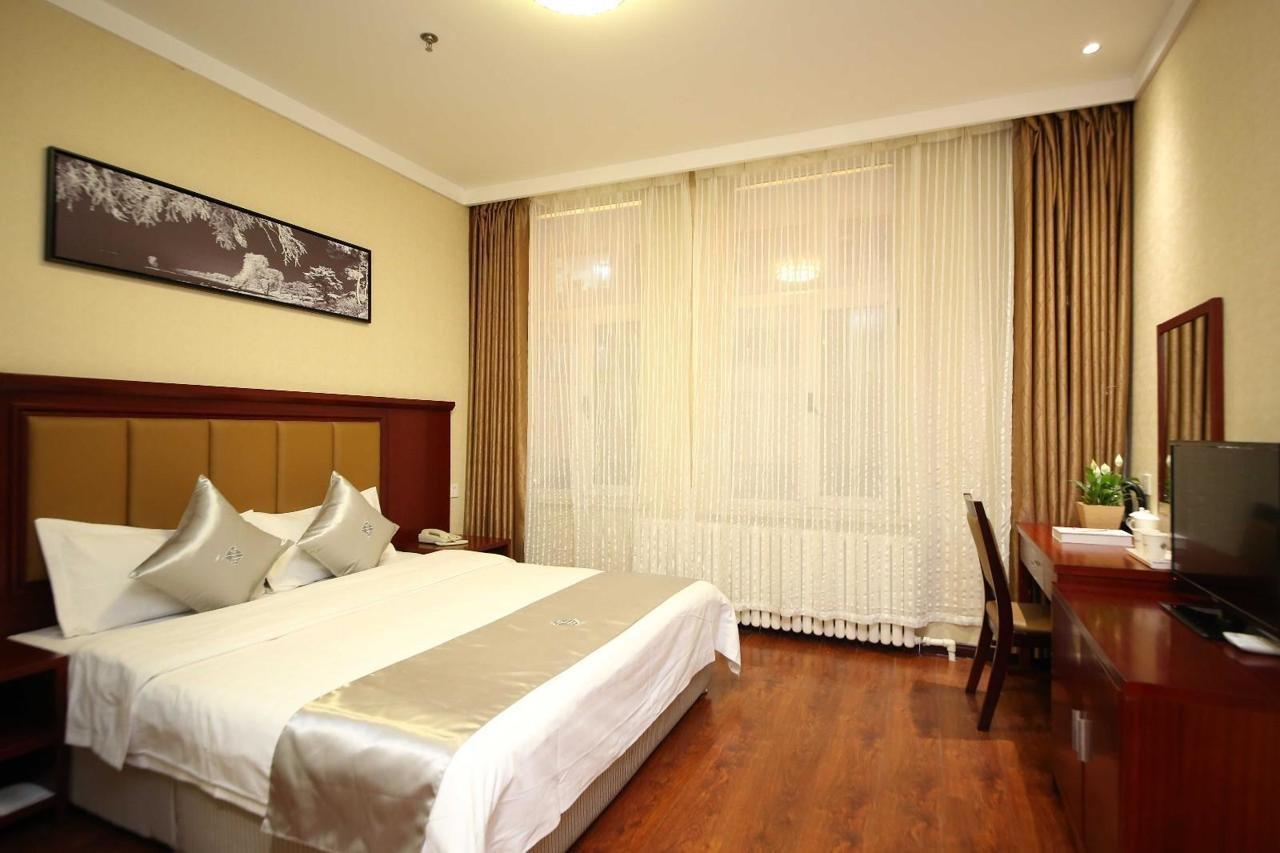 Chonpines Hotel Changchun Bagian luar foto