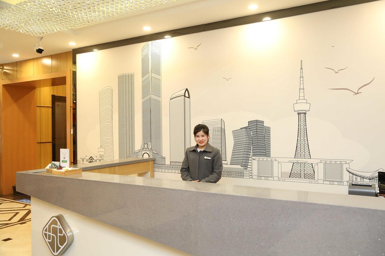 Chonpines Hotel Changchun Bagian luar foto