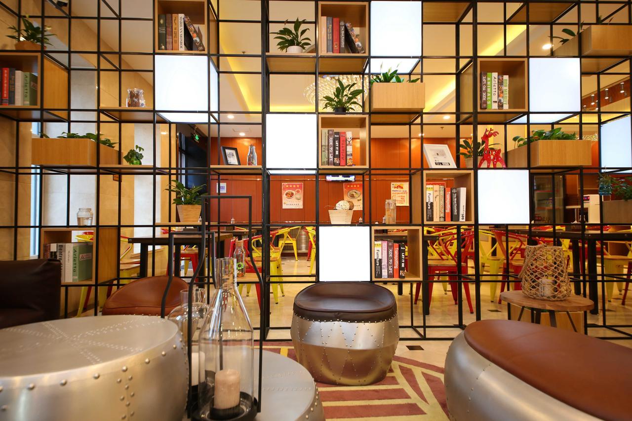 Chonpines Hotel Changchun Bagian luar foto