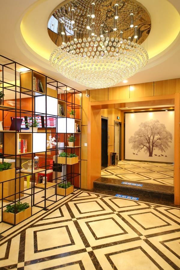 Chonpines Hotel Changchun Bagian luar foto