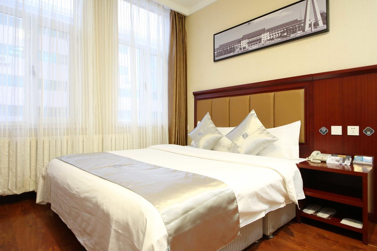 Chonpines Hotel Changchun Bagian luar foto