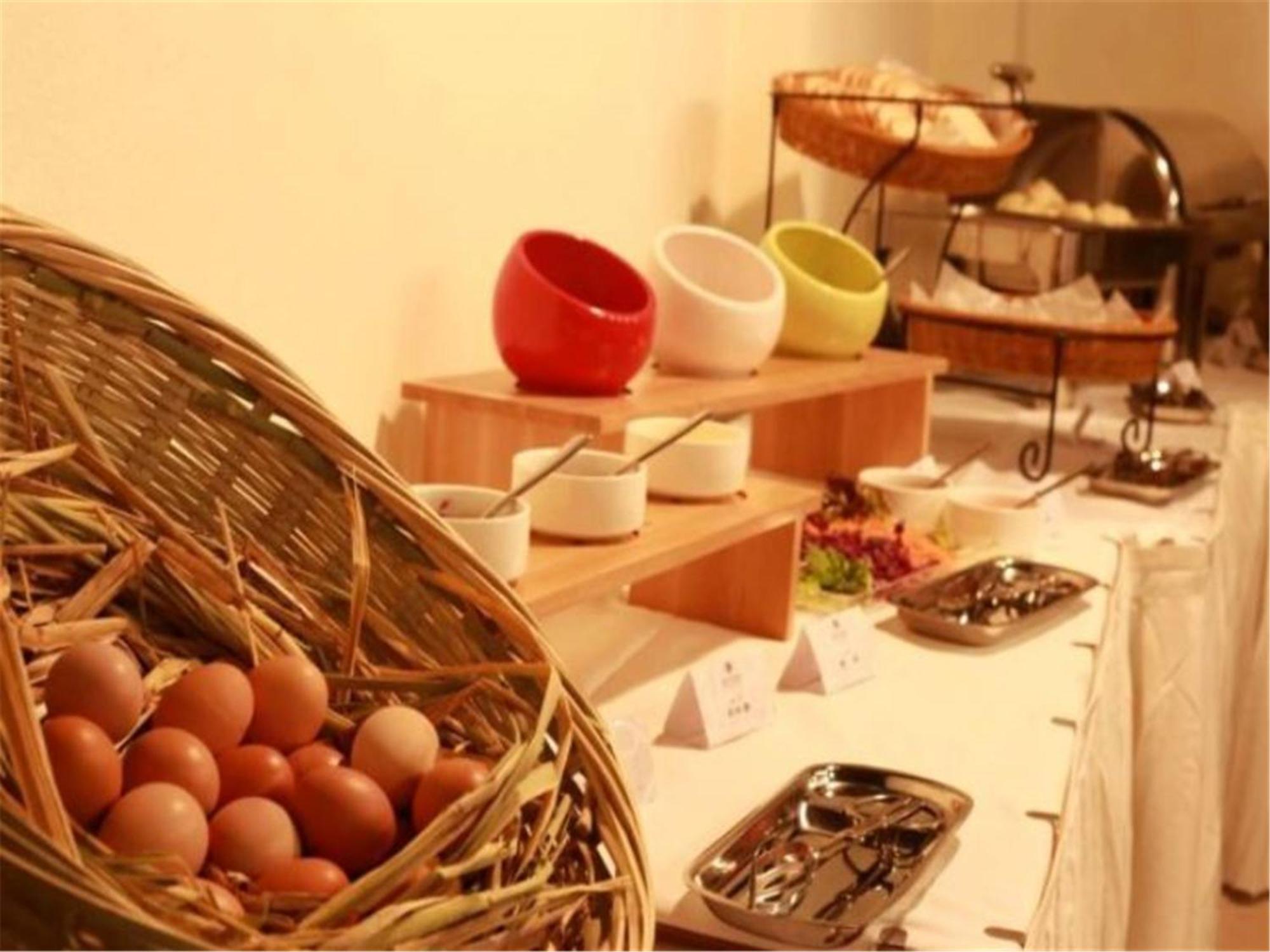 Chonpines Hotel Changchun Bagian luar foto