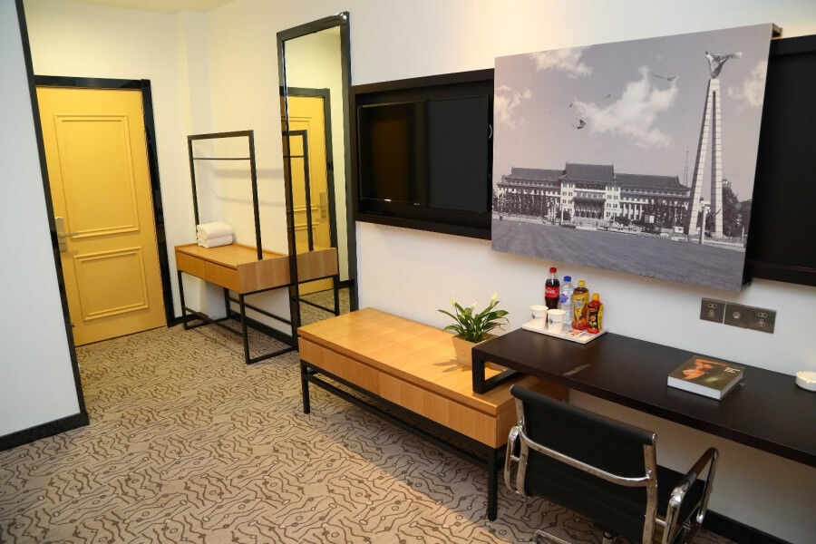 Chonpines Hotel Changchun Bagian luar foto
